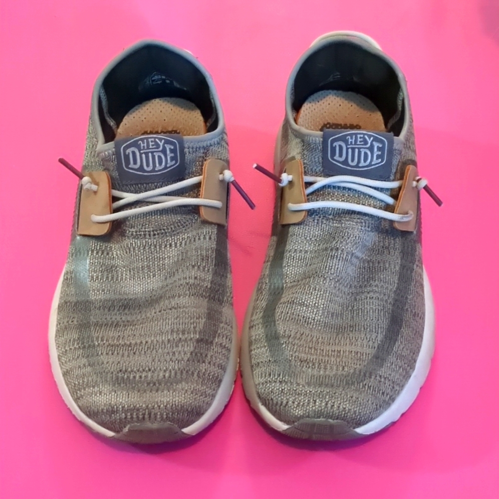 Hey Dude men's 9 grey